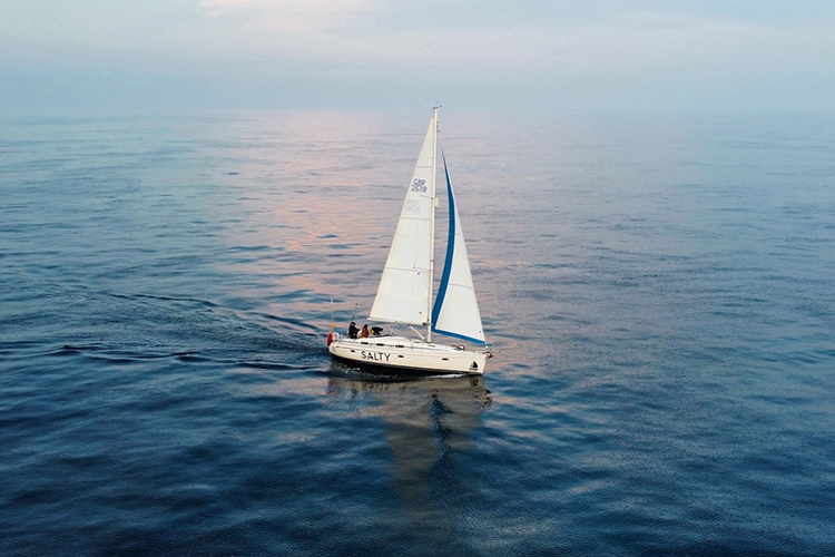 Cruise the Solent with Salty Sailing in Cowes
