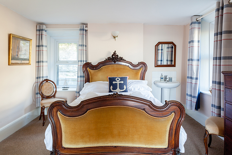 Pubs with rooms - The Spyglass Inn