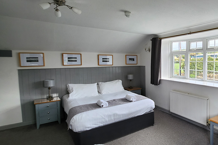Pubs with rooms - The Wight Mouse Inn