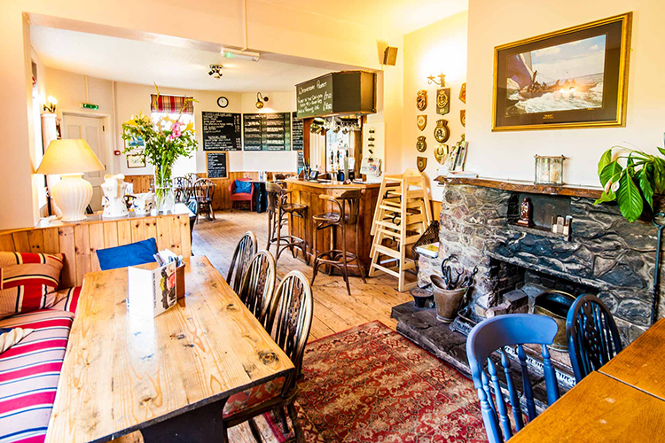 Set in the West Wight countryside, The Highdown Inn combines rustic charm with a warm, welcoming atmosphere