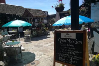 The Auctioneer Wine Bar & Seafood Kitchen